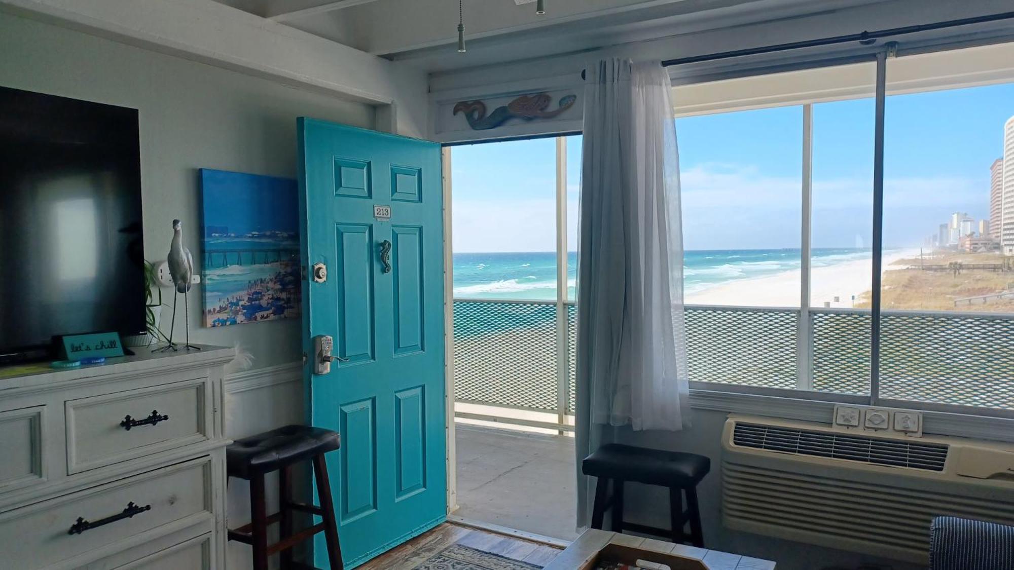 Couples Getaway, Honeymoon Sweet, Perfectly Cozy Beach Front Condo With Kitchen, Pool, Free Parking,Check-In At Door Panama City Beach Exterior photo