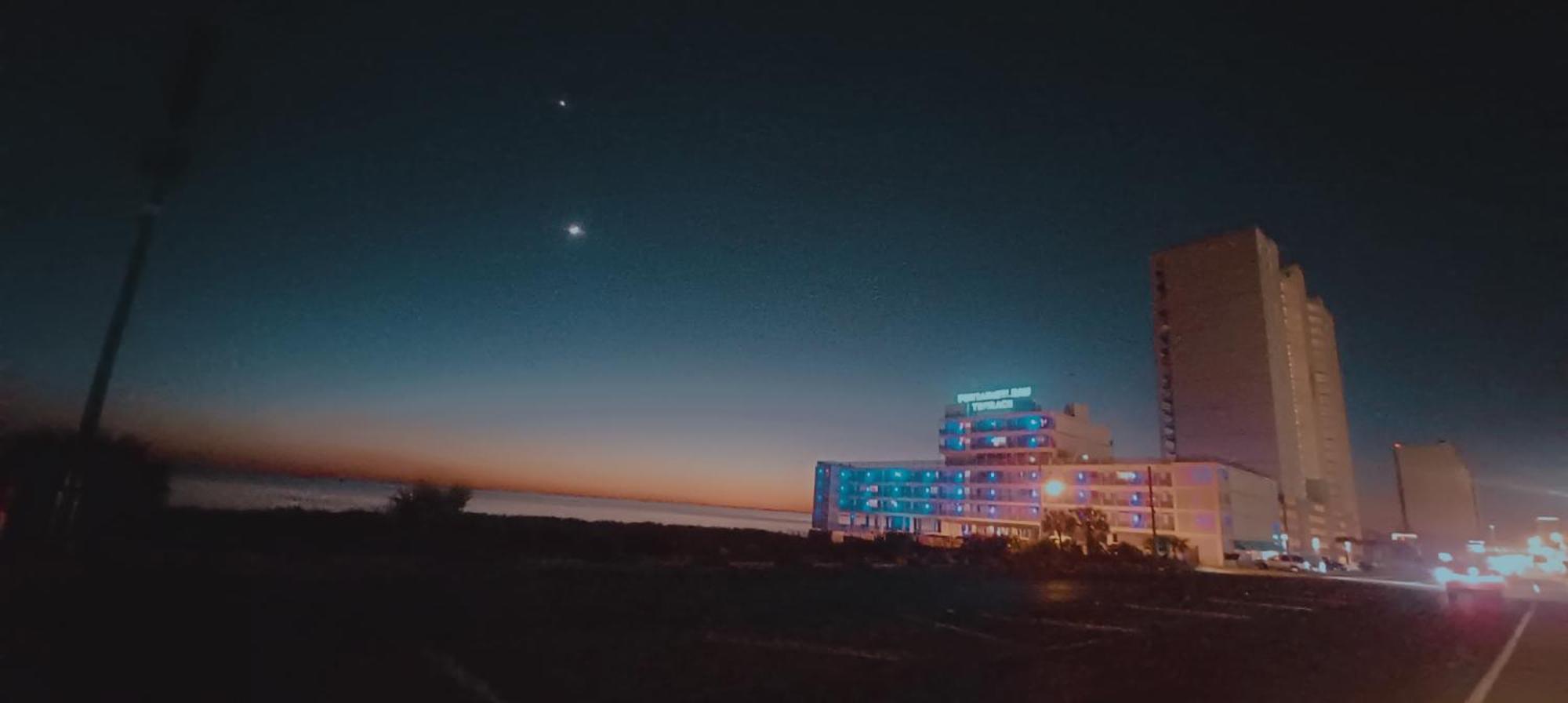 Couples Getaway, Honeymoon Sweet, Perfectly Cozy Beach Front Condo With Kitchen, Pool, Free Parking,Check-In At Door Panama City Beach Exterior photo